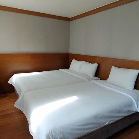 Dawn Beach Hotel Busan Exterior photo