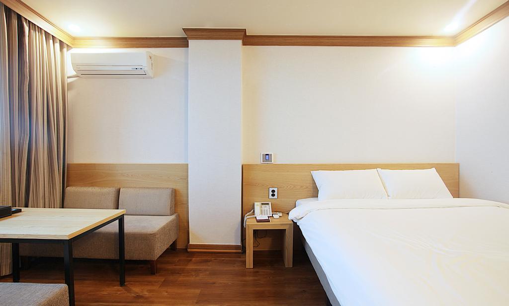 Dawn Beach Hotel Busan Exterior photo