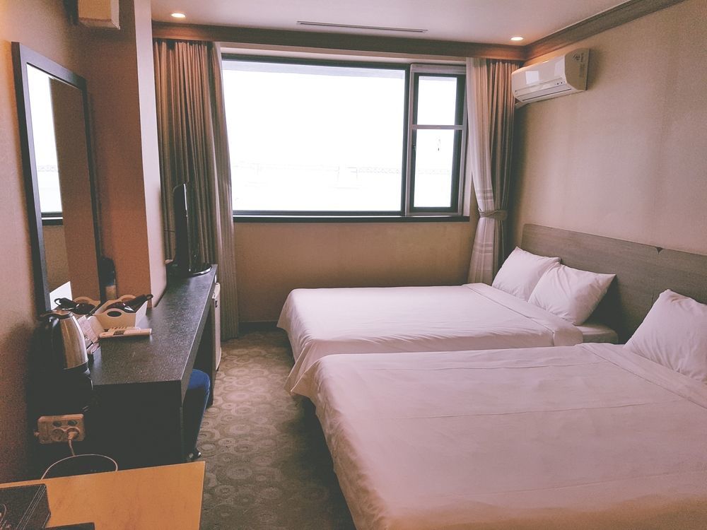 Dawn Beach Hotel Busan Exterior photo