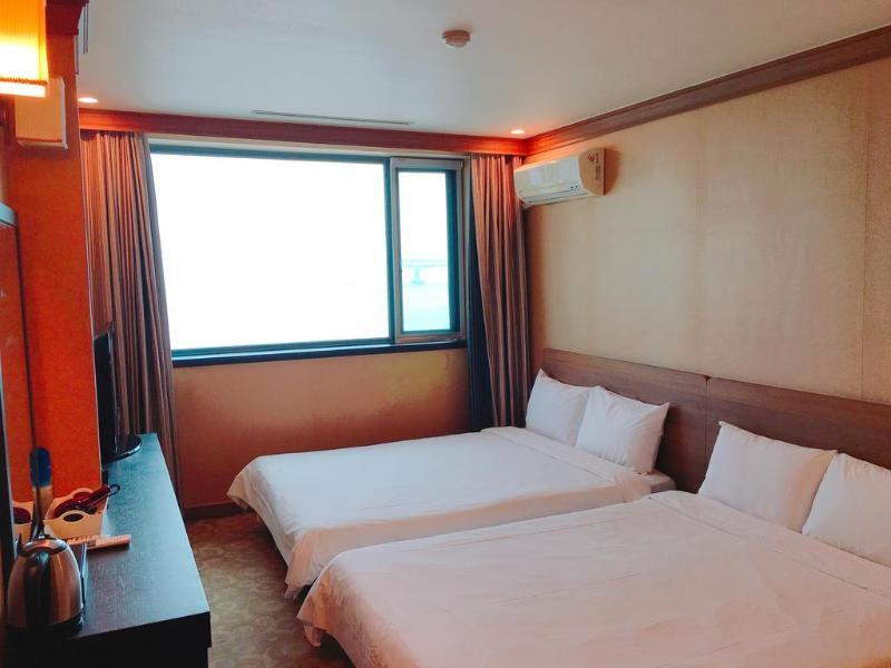 Dawn Beach Hotel Busan Exterior photo