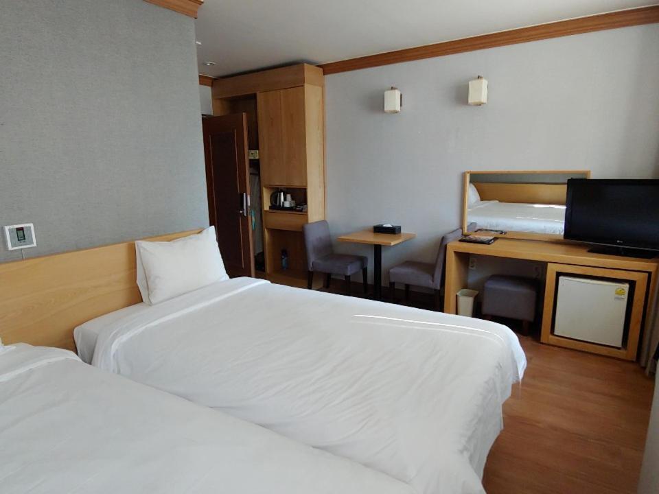 Dawn Beach Hotel Busan Exterior photo