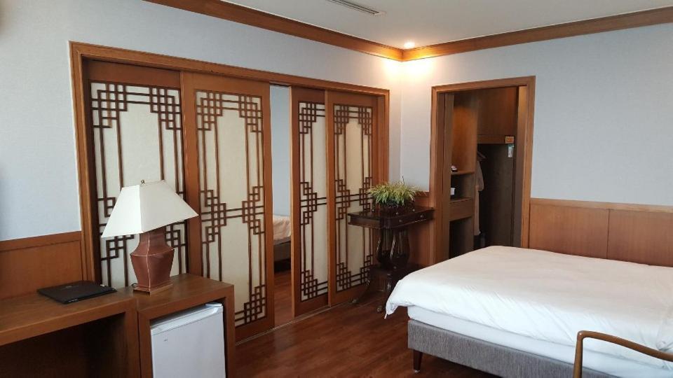 Dawn Beach Hotel Busan Exterior photo